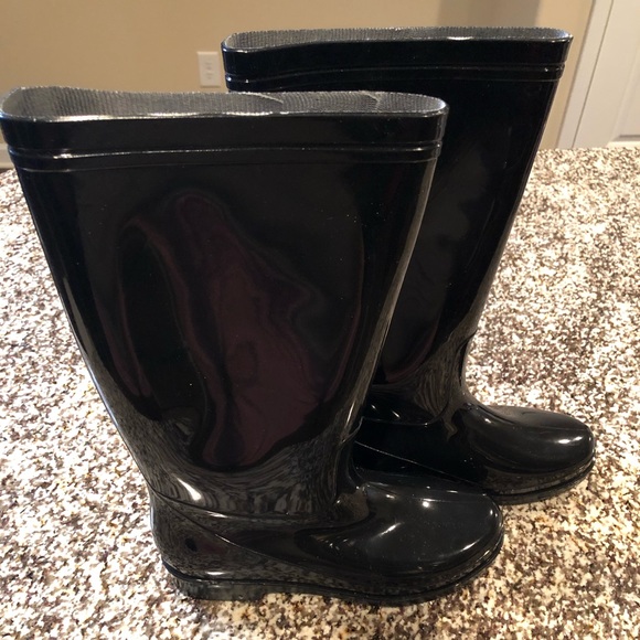 Rain Boots - Picture 2 of 6